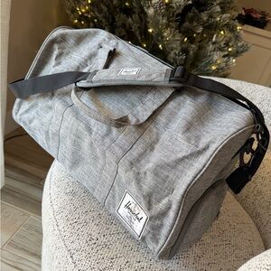 Herschel Novel Duffle Ravens Crosshatch Gray Duffel Bag